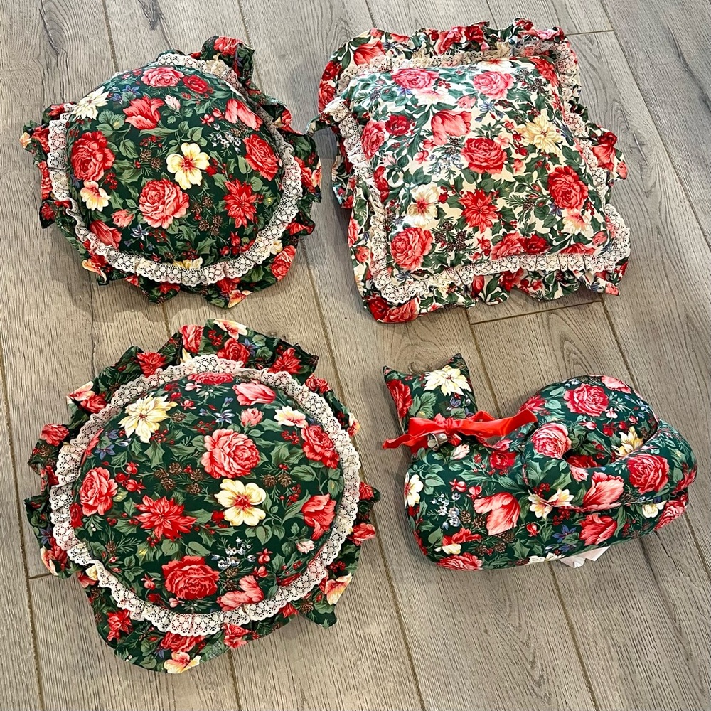 Vintage Floral Cottagecore Ruffled Cat Pillow Set